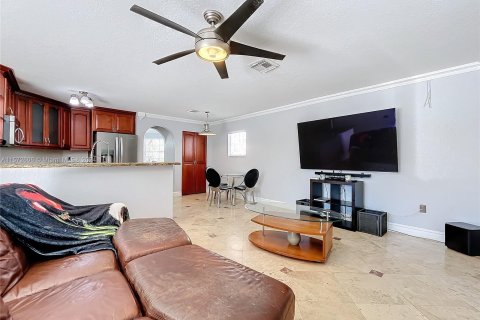 Casa en venta en Miramar, Florida, 4 dormitorios, 209.4 m2 № 1134729 - foto 22