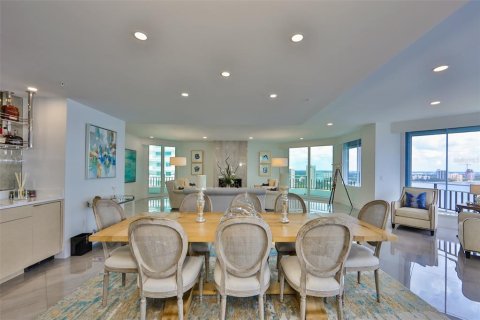 Condominio en venta en Tampa, Florida, 4 dormitorios, 489.41 m2 № 797216 - foto 15
