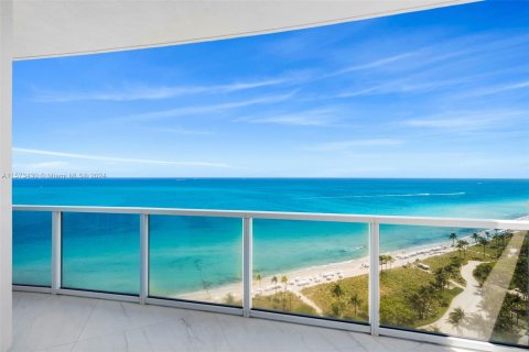 Condominio en venta en Bal Harbour, Florida, 4 dormitorios, 354.89 m2 № 1138506 - foto 30