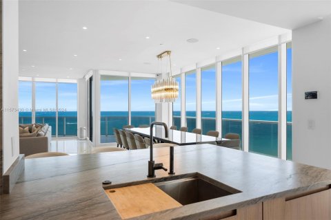 Condominio en venta en Bal Harbour, Florida, 4 dormitorios, 354.89 m2 № 1138506 - foto 9