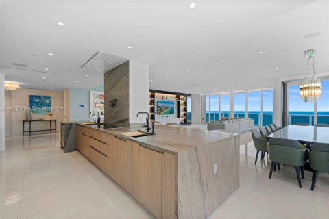 Condominio en venta en Bal Harbour, Florida, 4 dormitorios, 354.89 m2 № 1138506 - foto 7