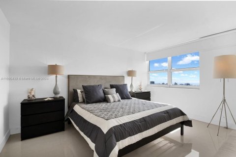 Apartamento en alquiler en Miami Beach, Florida, 2 dormitorios № 1365865 - foto 13