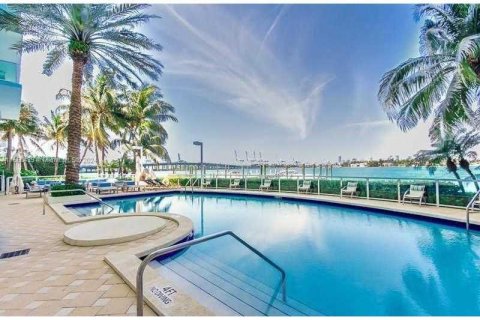 Apartamento en alquiler en Miami Beach, Florida, 2 dormitorios № 1365865 - foto 28