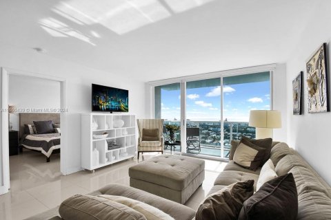 Apartamento en alquiler en Miami Beach, Florida, 2 dormitorios № 1365865 - foto 1