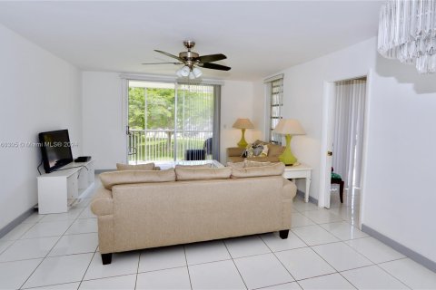 Condo in Aventura, Florida, 2 bedrooms  № 1365823 - photo 15