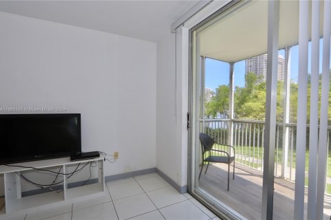 Copropriété à vendre à Aventura, Floride: 2 chambres, 100.61 m2 № 1365823 - photo 9