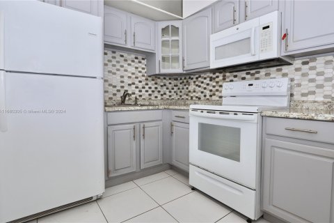 Condo in Aventura, Florida, 2 bedrooms  № 1365823 - photo 6