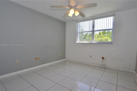 Copropriété à vendre à Aventura, Floride: 2 chambres, 100.61 m2 № 1365823 - photo 23