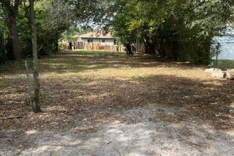 Terreno en venta en Miami, Florida № 1316107 - foto 1