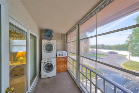 Condo in Largo, Florida, 2 bedrooms  № 1368434 - photo 22