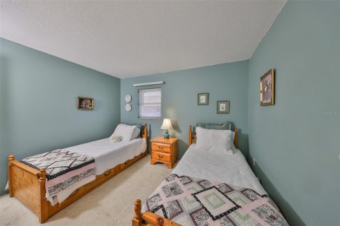 Condo in Largo, Florida, 2 bedrooms  № 1368434 - photo 19