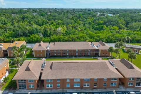 Condo in Largo, Florida, 2 bedrooms  № 1368434 - photo 25