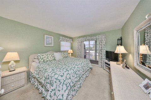 Condo in Largo, Florida, 2 bedrooms  № 1368434 - photo 15