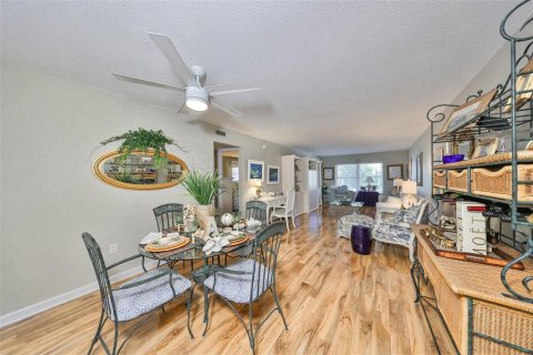 Copropriété à vendre à Largo, Floride: 2 chambres, 91.04 m2 № 1368434 - photo 2