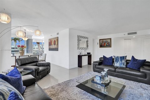 Condo in Aventura, Florida, 3 bedrooms  № 1170558 - photo 14