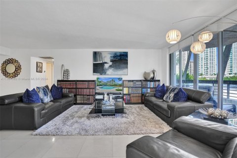 Copropriété à vendre à Aventura, Floride: 3 chambres, 159.23 m2 № 1170558 - photo 15