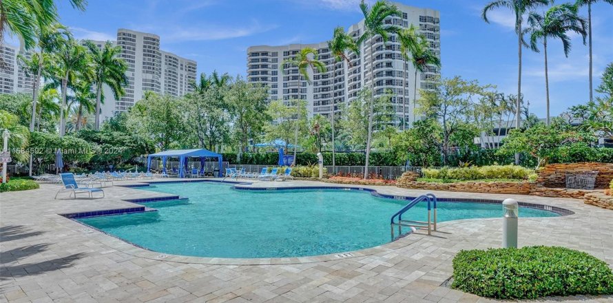 Condo à Aventura, Floride, 3 chambres  № 1170558