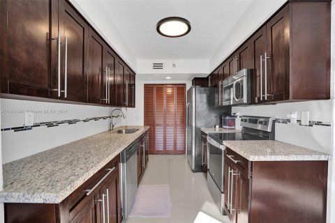 Condo in Aventura, Florida, 3 bedrooms  № 1170558 - photo 12