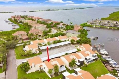 Condominio en venta en Tampa, Florida, 2 dormitorios, 125.6 m2 № 800495 - foto 1