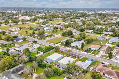 Immobilier commercial à vendre à Delray Beach, Floride: 273.5 m2 № 994027 - photo 2