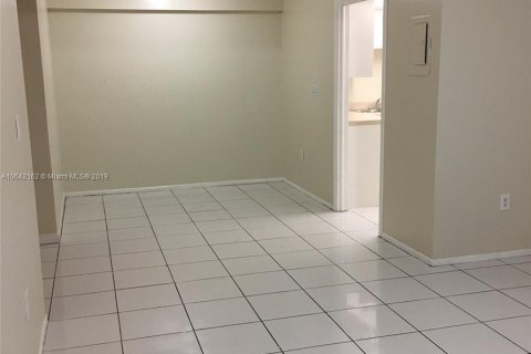 Condominio en venta en Lauderhill, Florida, 2 dormitorios, 94.39 m2 № 1392 - foto 12