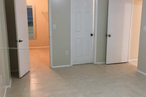 Condominio en venta en Lauderhill, Florida, 2 dormitorios, 94.39 m2 № 1392 - foto 26