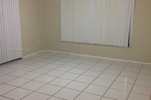 Condominio en venta en Lauderhill, Florida, 2 dormitorios, 94.39 m2 № 1392 - foto 9