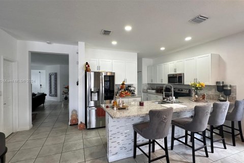 Villa ou maison à vendre à Hialeah, Floride: 5 chambres, 270.25 m2 № 1364225 - photo 17