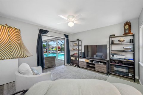 Casa en venta en Tampa, Florida, 4 dormitorios, 249.26 m2 № 1086940 - foto 23