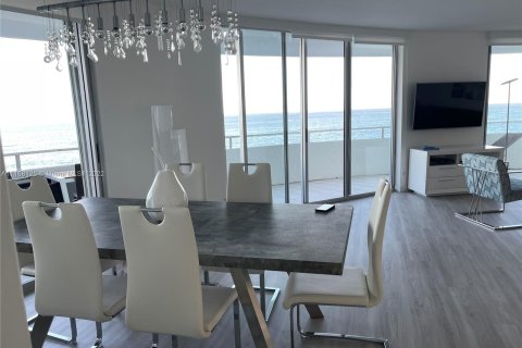 Copropriété à louer à Miami Beach, Floride: 2 chambres, 126.35 m2 № 6790 - photo 12