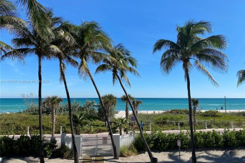 Condominio en alquiler en Miami Beach, Florida, 2 dormitorios, 126.35 m2 № 6790 - foto 25