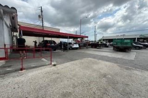 Commercial property in Miami, Florida № 1189668 - photo 22