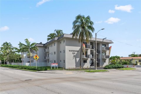 Apartment in Miami, Florida 2 bedrooms № 1382953 - photo 1