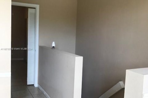 Adosado en venta en Tamarac, Florida, 1 dormitorio, 87.79 m2 № 1382949 - foto 10