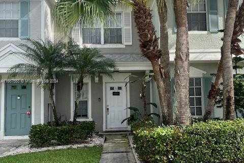 Townhouse in Tamarac, Florida 1 bedroom, 87.79 sq.m. № 1382949 - photo 2