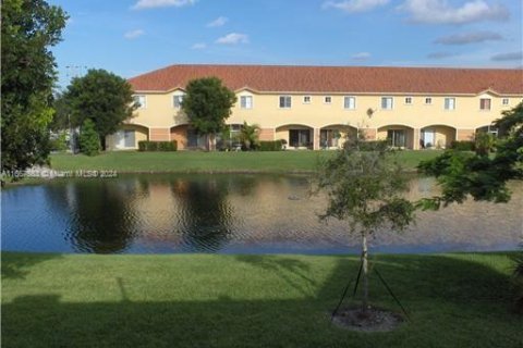 Adosado en venta en Tamarac, Florida, 1 dormitorio, 87.79 m2 № 1382949 - foto 20