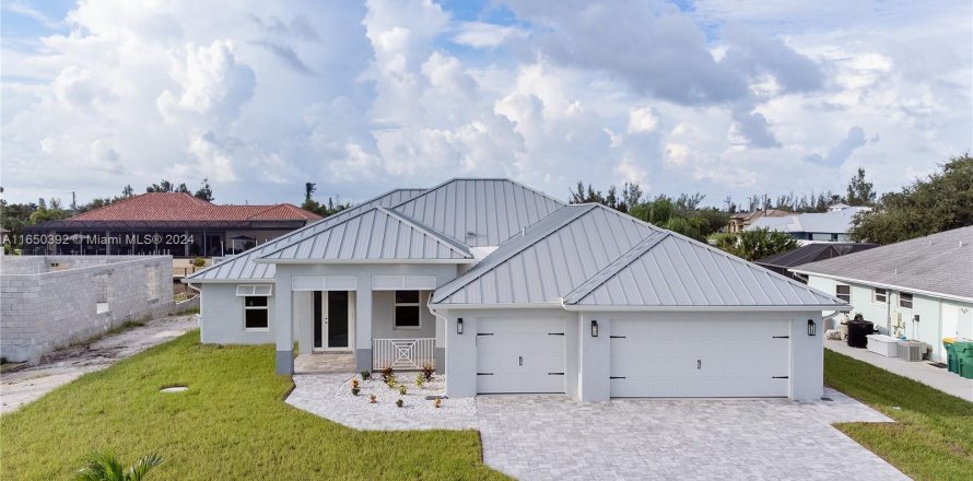 Casa en Port Charlotte, Florida 3 dormitorios, 225.1 m2 № 1332904