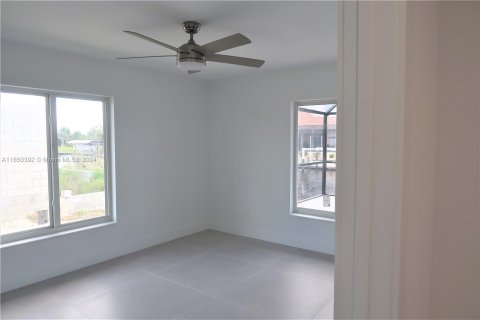 Casa en venta en Port Charlotte, Florida, 3 dormitorios, 225.1 m2 № 1332904 - foto 30