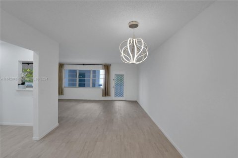 Condominio en venta en Deerfield Beach, Florida, 1 dormitorio, 66.43 m2 № 1321634 - foto 6