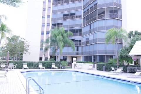 Condominio en venta en Lauderhill, Florida, 2 dormitorios, 130.71 m2 № 1228968 - foto 16