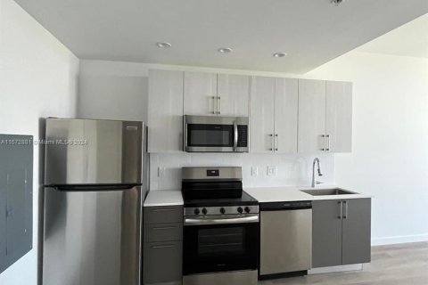 Apartamento en alquiler en Miami, Florida, 1 dormitorio № 1397686 - foto 5