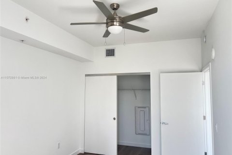 Apartamento en alquiler en Miami, Florida, 1 dormitorio № 1397686 - foto 11