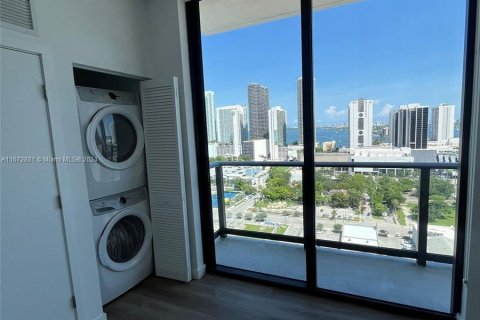 Apartamento en alquiler en Miami, Florida, 1 dormitorio № 1397686 - foto 6