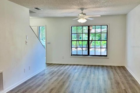 Casa en venta en Tampa, Florida, 4 dormitorios, 130.71 m2 № 1376545 - foto 3