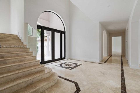 House in Coral Gables, Florida 6 bedrooms, 660.81 sq.m. № 1309257 - photo 7