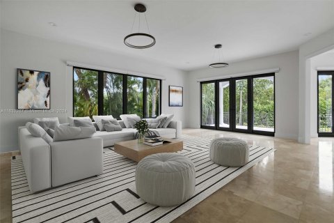 House in Coral Gables, Florida 6 bedrooms, 660.81 sq.m. № 1309257 - photo 13