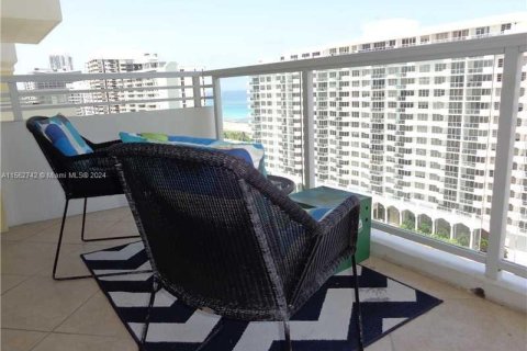 Condo in Miami Beach, Florida, 2 bedrooms  № 1150865 - photo 12