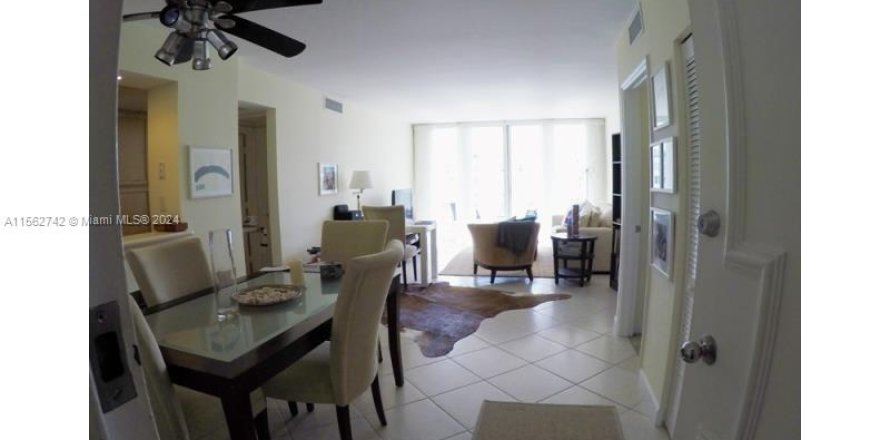 Condo in Miami Beach, Florida, 2 bedrooms  № 1150865