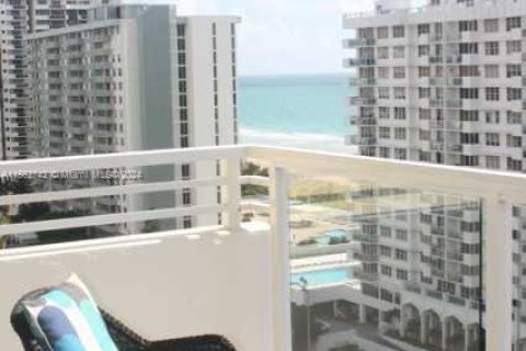 Condo in Miami Beach, Florida, 2 bedrooms  № 1150865 - photo 9