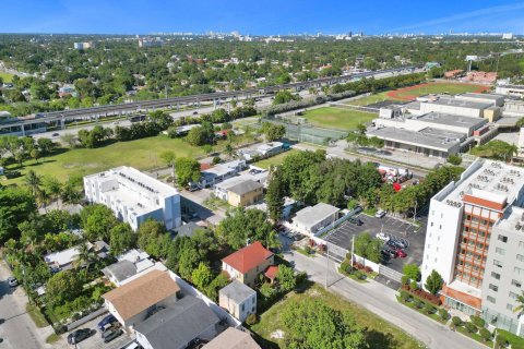 Commercial property in Miami, Florida 291.71 sq.m. № 1208571 - photo 3